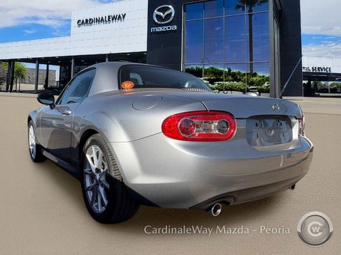 Used 2010 MAZDA MX-5 Miata Grand Touring w/ Premium Pkg RWD image 2