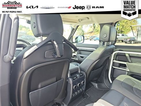 Used 2020 Land Rover Defender 110 SE AWD/4WD image 21