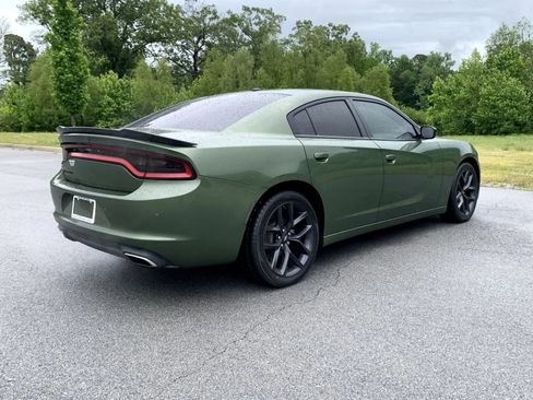 Used 2022 Dodge Charger SXT w/ Blacktop Package RWD image 7