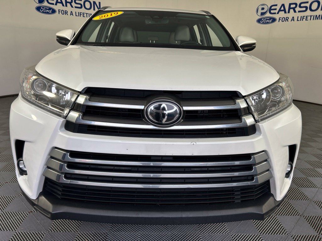 Used 2019 Toyota Highlander Limited AWD/4WD image 2