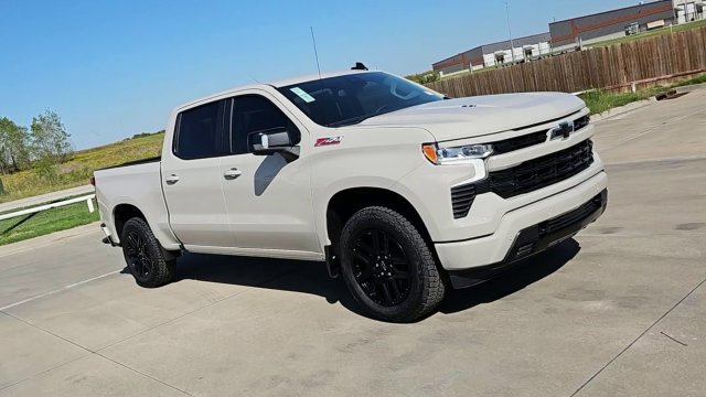 New 2026 Chevrolet Silverado 1500 RST w/ Z71 Off-Road Package AWD/4WD image 2