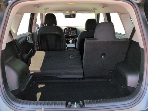 Used 2025 Kia Soul LX FWD image 28