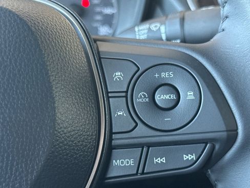 Certified 2025 Toyota Corolla SE image 28