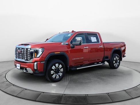 Used 2024 GMC Sierra 2500 Denali w/ Technology Package AWD/4WD image 3