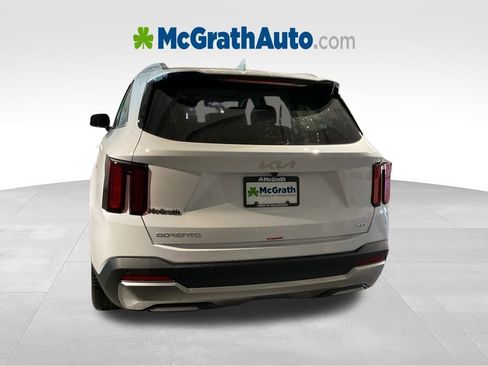 New 2026 Kia Sorento S image 4
