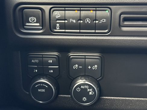 Used 2021 Chevrolet Tahoe Z71 image 27