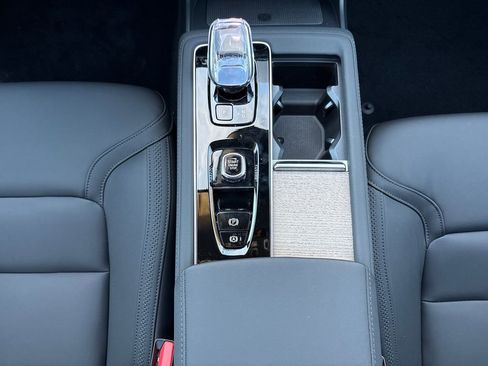 New 2026 Volvo XC90 T8 Core image 13