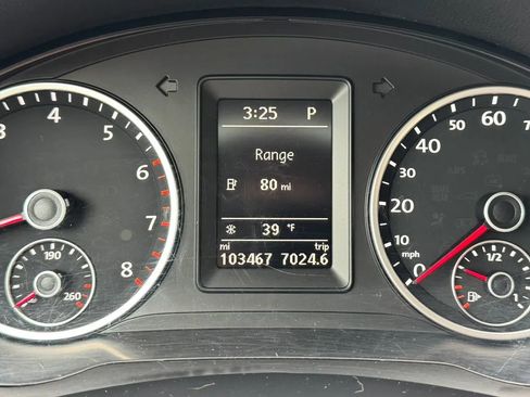 Used 2013 Volkswagen Tiguan S image 26