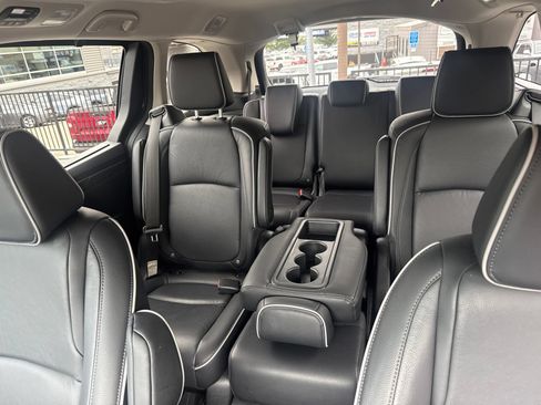 Used 2025 Honda Odyssey Touring image 13
