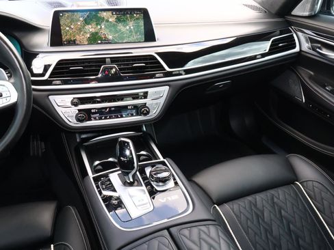 Used 2020 BMW M760i xDrive w/ Luxury Rear Seating Package AWD/4WD image 13