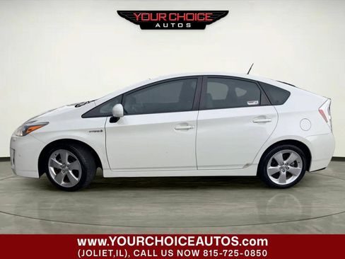 Used 2010 Toyota Prius Five w/ Advanced Technology Pkg FWD image 2