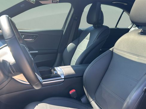 Used 2025 Mercedes-Benz C 300 Sedan image 9