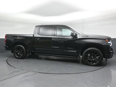 Used 2026 Chevrolet Silverado 1500 High Country w/ Midnight Edition AWD/4WD image 8