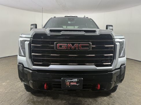 Used 2026 GMC Sierra 2500 AT4X AWD/4WD image 2