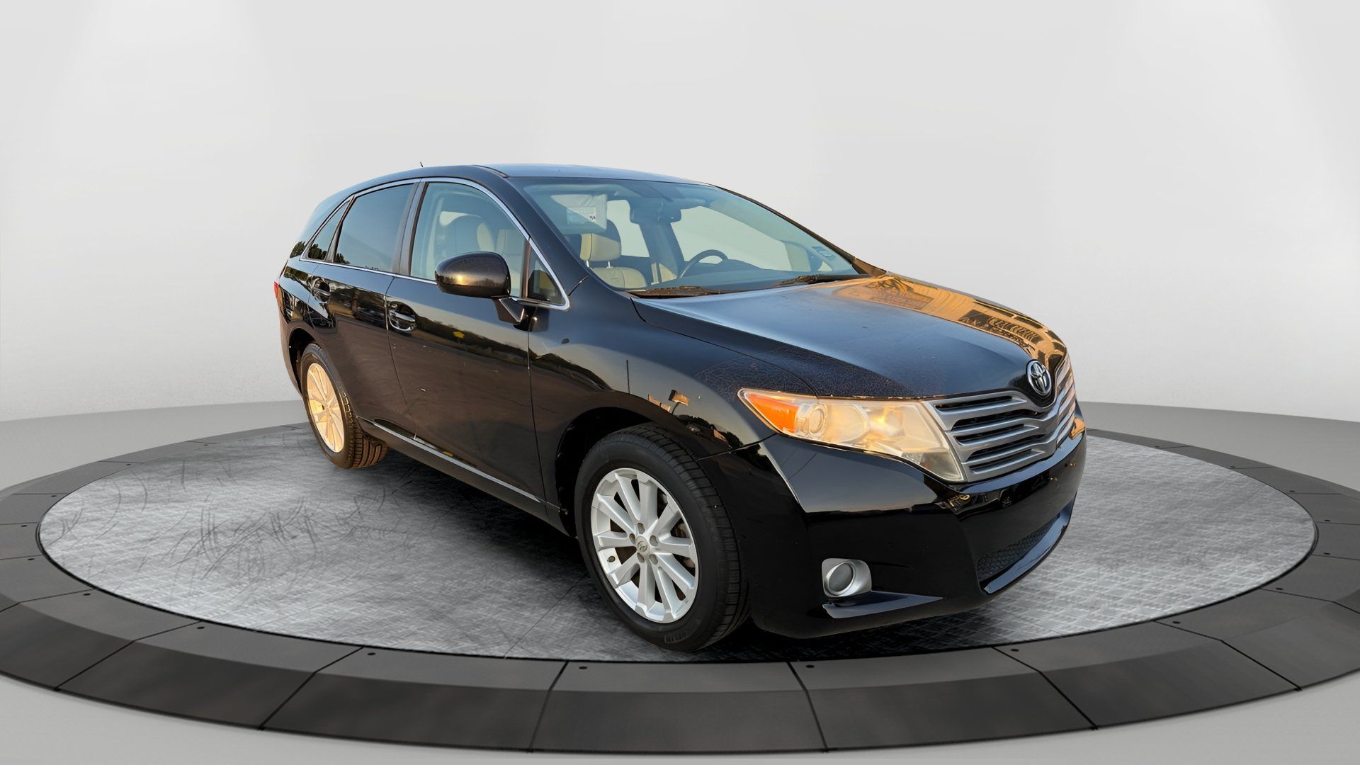 Used 2011 Toyota Venza w/ Leather Pkg FWD image 2