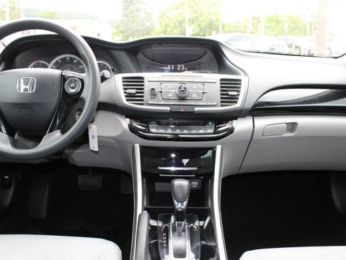 Used 2017 Honda Accord LX image 8