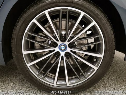Used 2023 BMW 530e w/ Premium Package RWD image 17