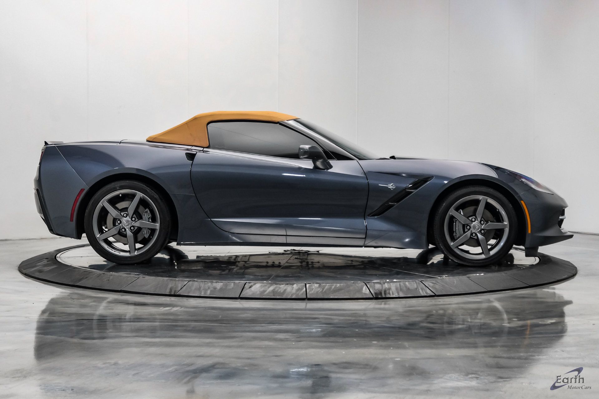 Used 2014 Chevrolet Corvette Stingray Convertible w/ 2LT Preferred Equipment Group RWD image 26