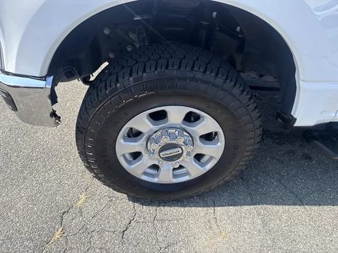 Used 2023 Ford F250 XLT w/ FX4 Off-Road Package AWD/4WD image 10