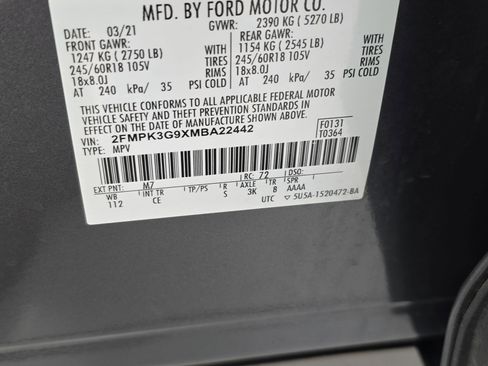 Used 2021 Ford Edge SE w/ Cargo Accessory Package image 32