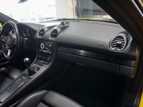 Used 2019 Porsche 718 Cayman RWD image 61