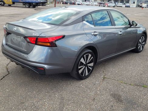 Used 2022 Nissan Altima 2.5 SV FWD image 18