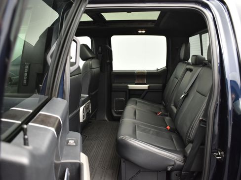 Used 2022 Ford F250 Lariat w/ Black Appearance Package image 10