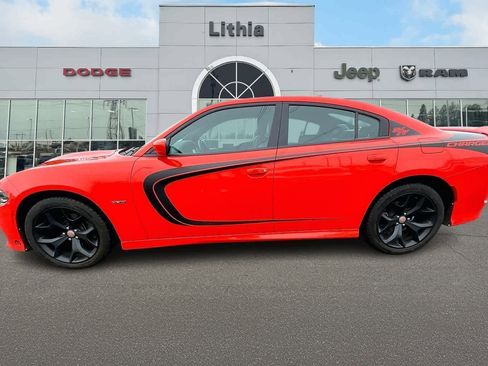 Used 2019 Dodge Charger R/T image 3