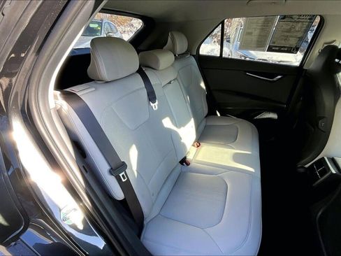 Used 2023 Kia Niro EX image 15