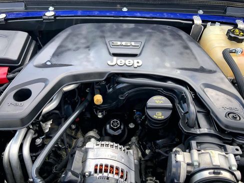 Used 2019 Jeep Wrangler Unlimited Sport S image 32