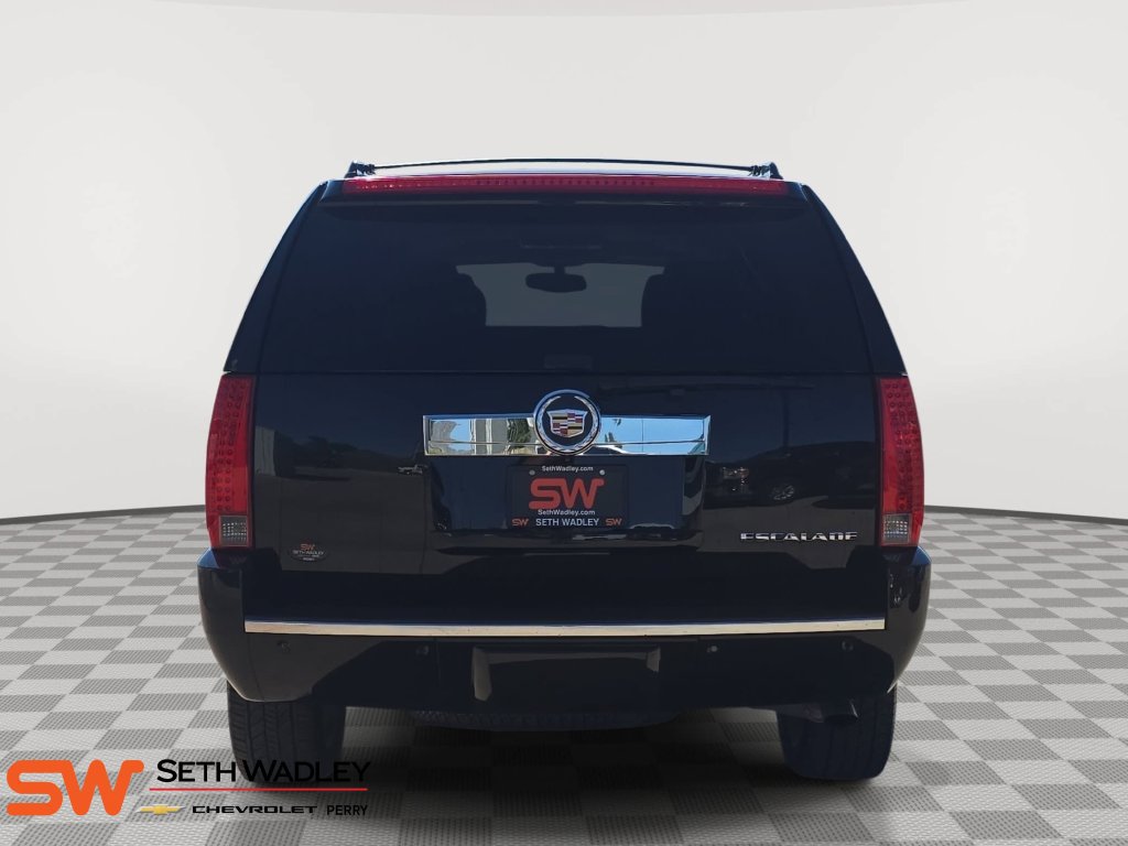 Used 2013 Cadillac Escalade Luxury AWD/4WD image 6