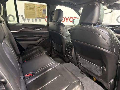 Used 2024 Jeep Grand Cherokee Limited AWD/4WD image 14