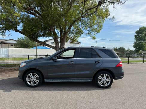 Used 2014 Mercedes-Benz ML 350 BlueTEC 4MATIC image 5