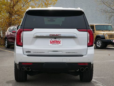 Used 2021 GMC Yukon XL Denali image 6