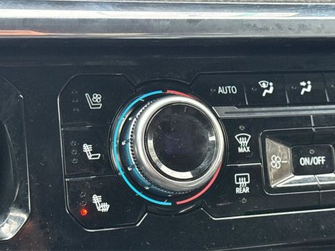 Used 2025 GMC Sierra 2500 Denali image 29