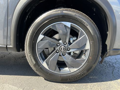 Used 2024 Nissan Rogue SV AWD/4WD image 10