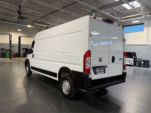 Used 2024 RAM ProMaster 2500 w/ Convenience Group FWD image 10