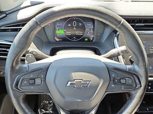 Used 2023 Chevrolet Bolt EUV LT w/ Convenience Package FWD image 17