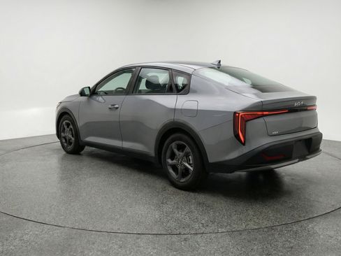 Used 2025 Kia K4 FWD image 6
