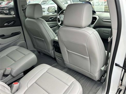 Used 2022 GMC Acadia SLT w/ Technology Package image 26