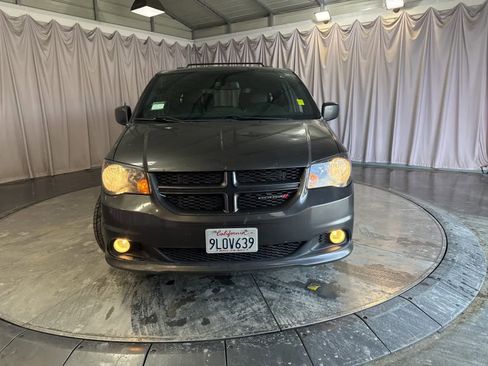 Used 2019 Dodge Grand Caravan GT image 2