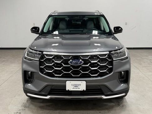 Used 2025 Ford Explorer Platinum w/ Ultimate Package AWD/4WD image 4