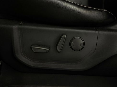 Used 2020 Ford F350 Lariat w/ Lariat Value Package AWD/4WD image 11