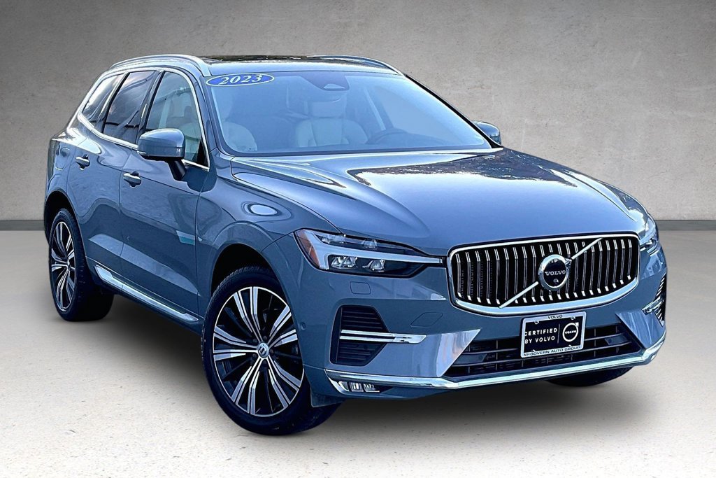 Used 2023 Volvo XC60 B5 Plus AWD/4WD image 3