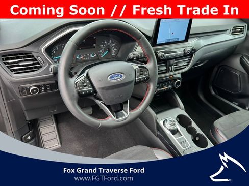Certified 2022 Ford Escape SEL w/ SEL Stealth AWD Package image 17
