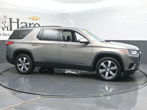 Used 2019 Chevrolet Traverse LT w/ LT Premium Package FWD image 48