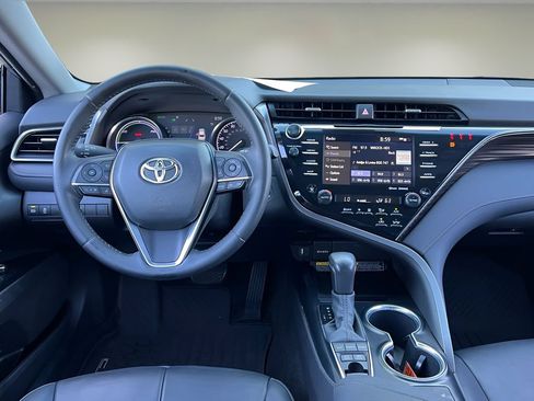 Certified 2020 Toyota Camry XLE FWD image 13