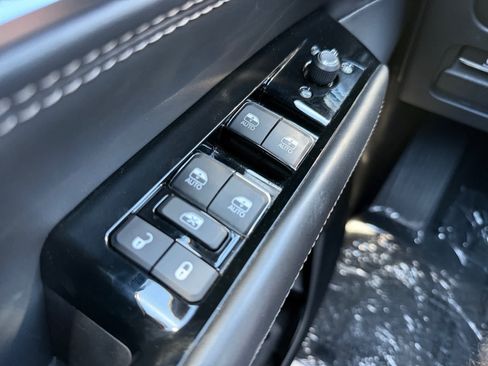 Used 2023 Jeep Grand Wagoneer Series II AWD/4WD image 25