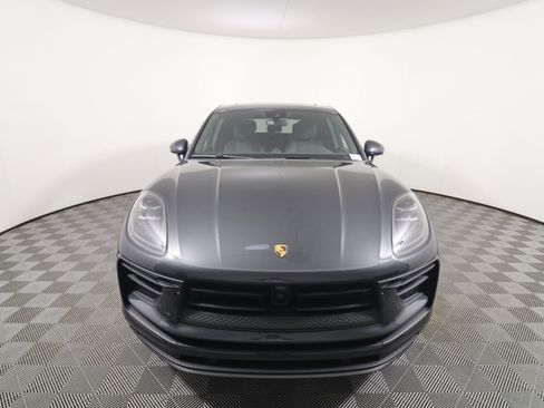 Certified 2025 Porsche Macan image 10