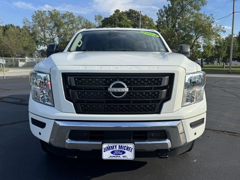 Used 2024 Nissan Titan SV w/ SV Convenience Package image 30